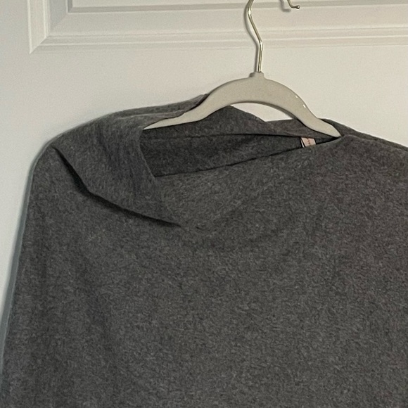 New! Red Envelope 100% cashmere Poncho dark gray nwot 47128 - Picture 16 of 16